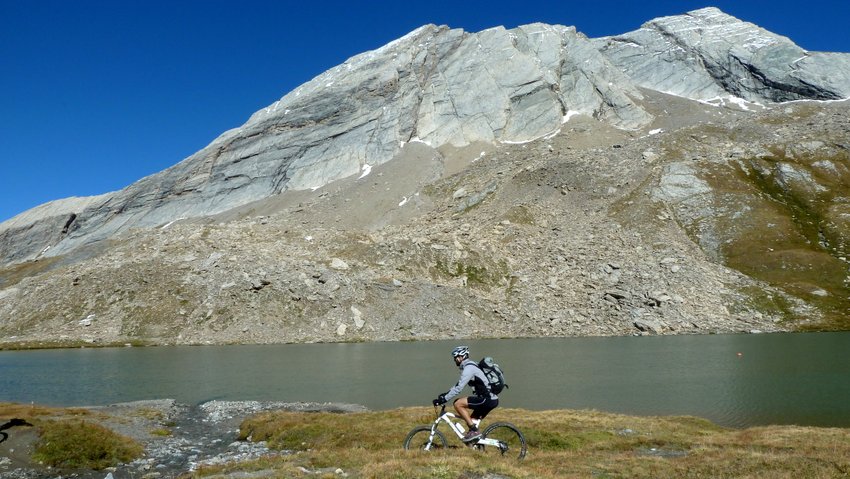 Lac Foréant : Pas moche du tout ce lac sous les dalles de la Taillante