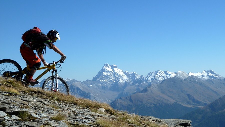 Crête aux Eaux Pendantes : ... et le Mont Viso! Rhaaaa