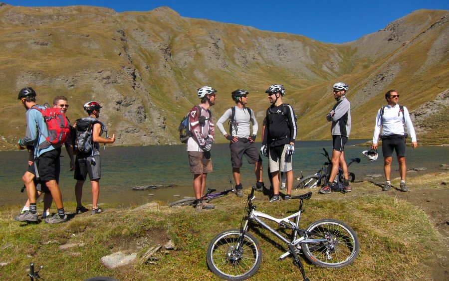 #4 Regroupement au Grand Laus : Rassemblement de la troupe et décision de pousser l Regroupement au Grand Laus : Rassemblement de la troupe et décision de pousser l'effort jusqu'à 2900 pour le Pic du Malrif
