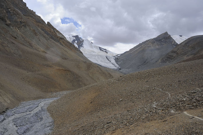 Parang Chu : 11ème étape : L'approche du camp de base du Parang La