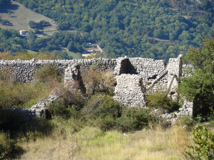 Ruines de bergerie : Au-dessus de St-Pons