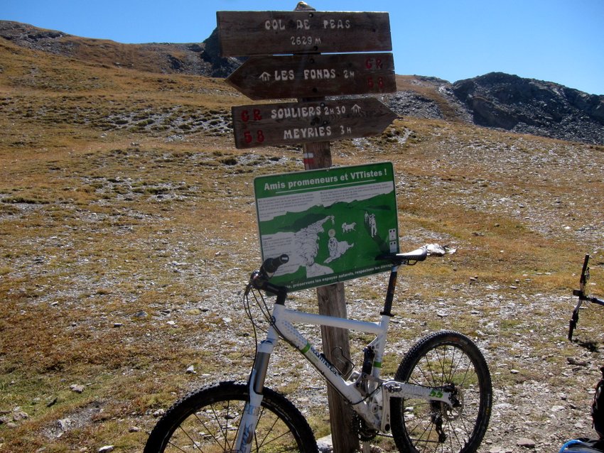 #4 Déjà le col de Péas : Tout est écrit et attention aux patous! Ou à la bergère? ;-) Déjà le col de Péas : Tout est écrit et attention aux patous! Ou à la bergère? ;-)
