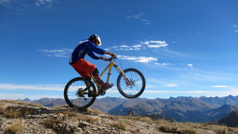 #9 Wheeling pour Furfande : Mont Wheeling pour Furfande : Mont'Amigo nous fait une belle image... De quoi se faire de l'auto-promotion dans son pays des Pyrénées ;-)