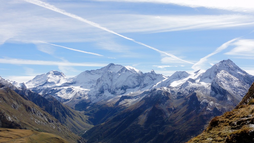 #3 triptique : beau voile blanc sur les montagnes triptique : beau voile blanc sur les montagnes