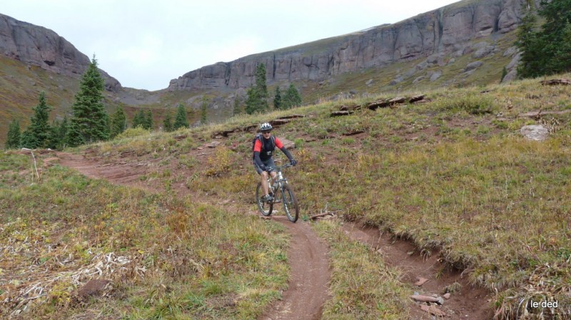 #8 Colorado trail : Jack the ripper sur fond de cirque Colorado trail : Jack the ripper sur fond de cirque