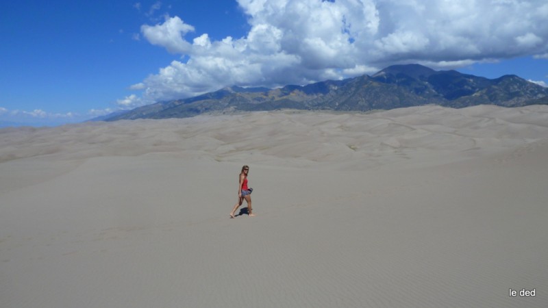 #16 Great Sand dunes NP : Pat contemplative comme d Great Sand dunes NP : Pat contemplative comme d'hab!
