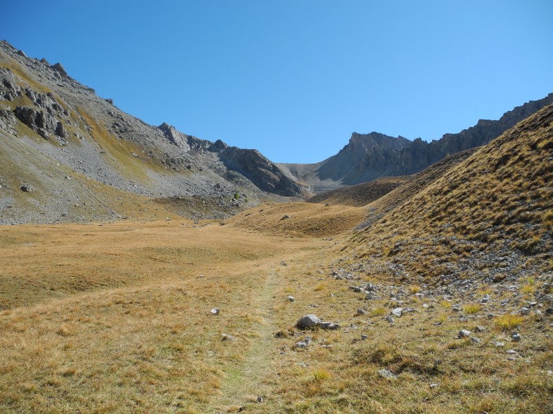 #15 Rissace : le col est tout au fond. Rissace : le col est tout au fond.