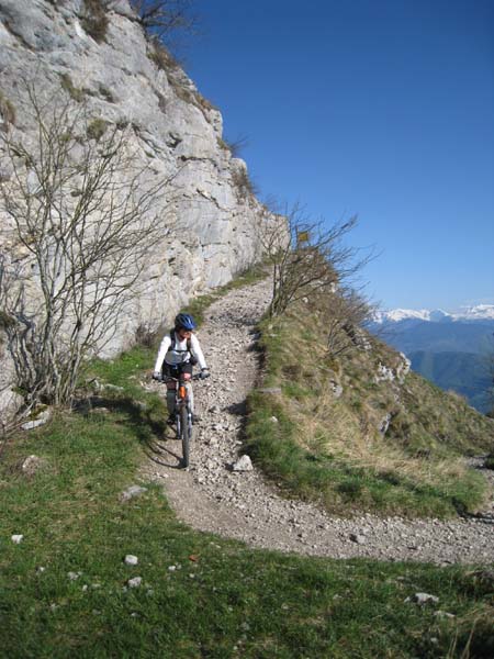 #2 Epingle- Ecole : Un petit regard vers la sortie du virage avant d Epingle- Ecole : Un petit regard vers la sortie du virage avant d'engager