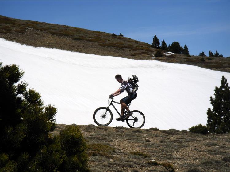 Fin de la Serra de Maury : Aie, il y a encore beaucoup de neige !