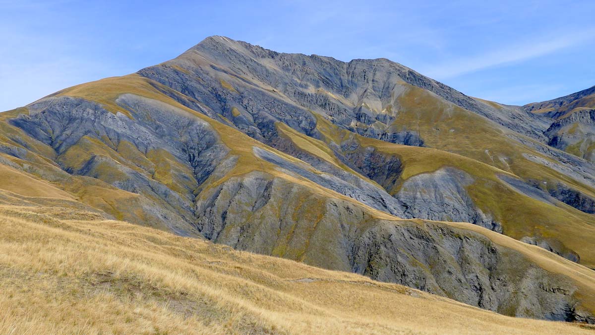 Le Pic du Mas de la Grave : Sous la crête de Rachas. Plus que 800m.....