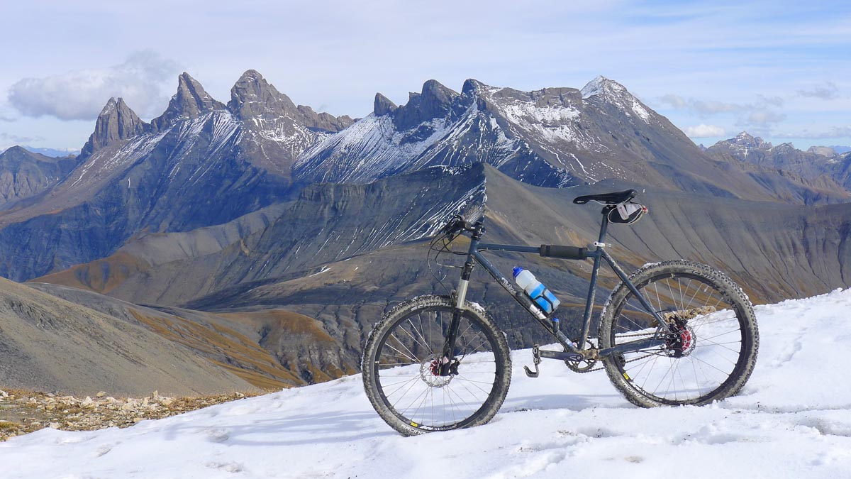 A l'antécime : Premières neiges. Ca valait pas le coup de monter les skis...