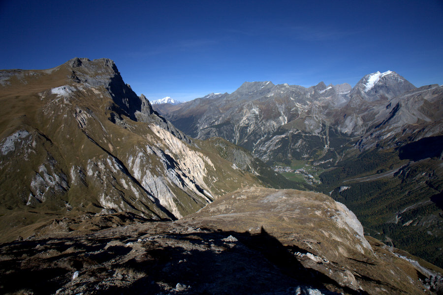Petit Mont Blanc : descente sur le col des Saulces