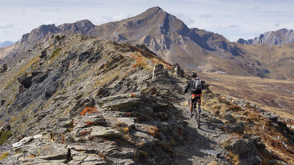 #21 Belle arête : vers le Col des Encombres Belle arête : vers le Col des Encombres