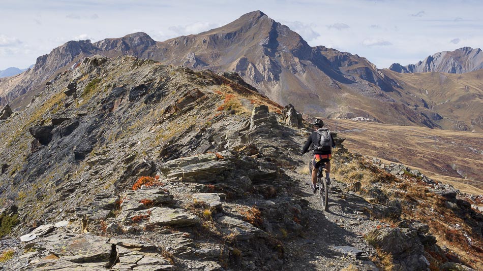 Belle arête : vers le Col des Encombres