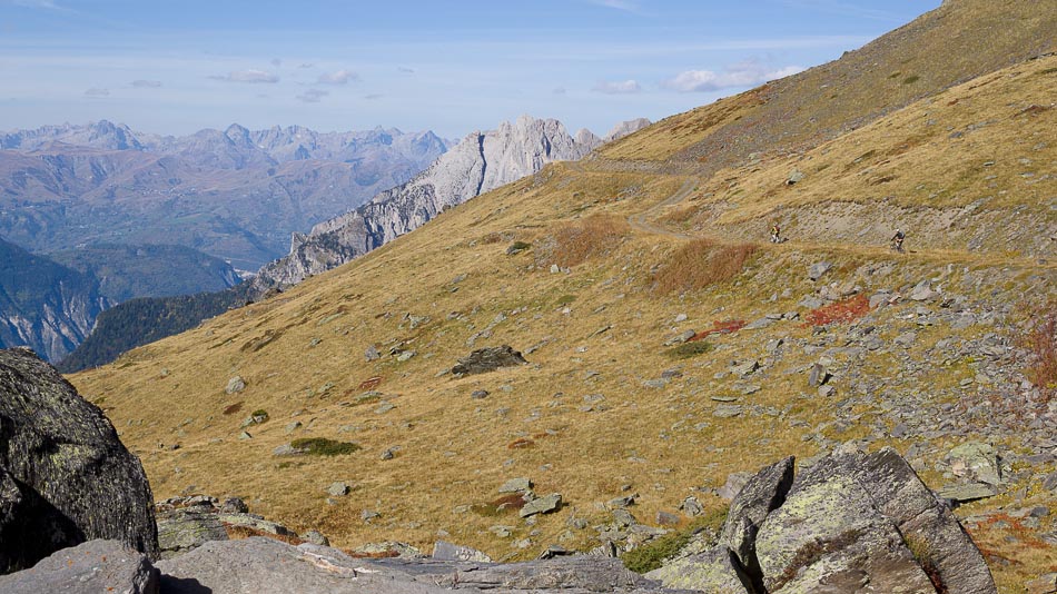 Bonne piste facile : et pas de pylones comme dans la montée côté Beaune