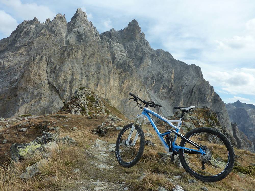 col du Fruit : je confirme que le rocher semble bien pourri...