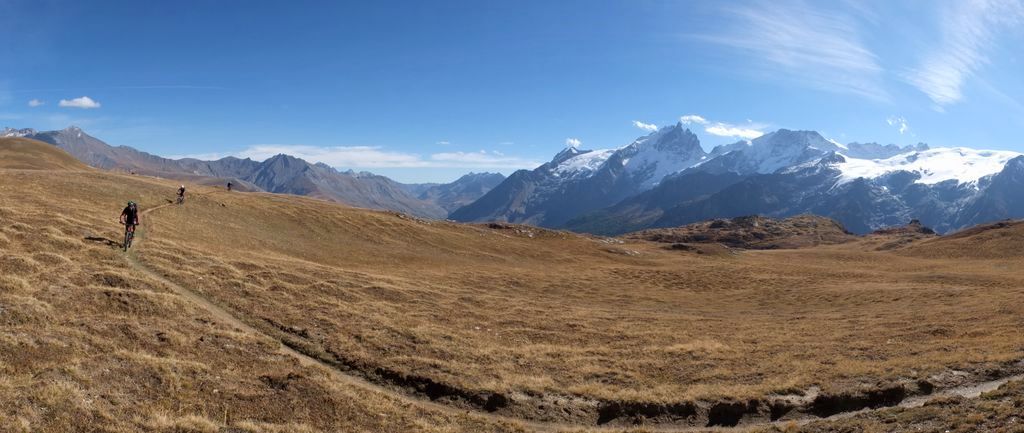Panoramique d'Emparis : du Goléon au Glacier de la Girose