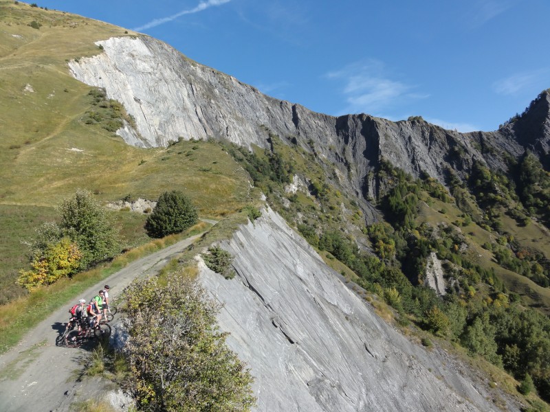 enfin la piste : le groupe dans la monté