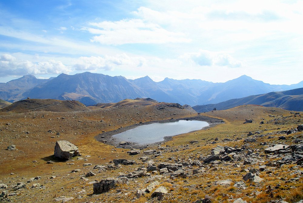 Petit lac sans nom : au début de la traversée