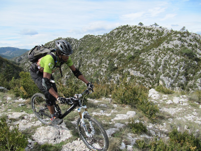 Lachens / Brouis : Faf devant les gorges de l'Artuby