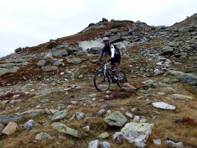 #13 Col des Bataillères : François dans la descente Col des Bataillères : François dans la descente