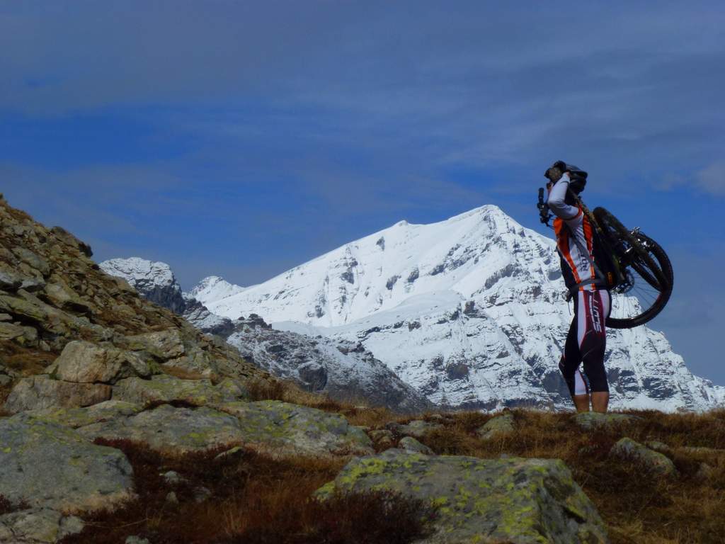 #7 Balmhorn : Court portage pour accéder au sommet Balmhorn : Court portage pour accéder au sommet