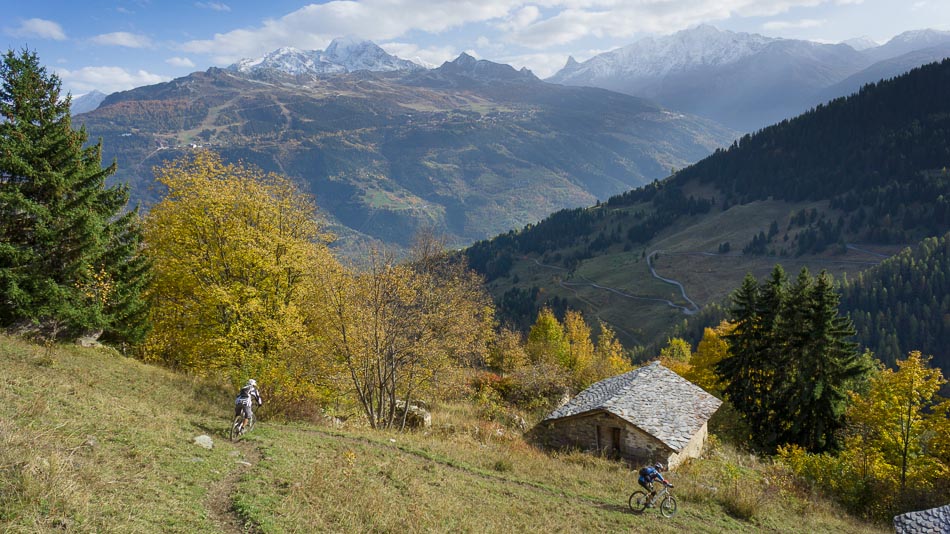 Descente sur Arbonne : face aux Arcs