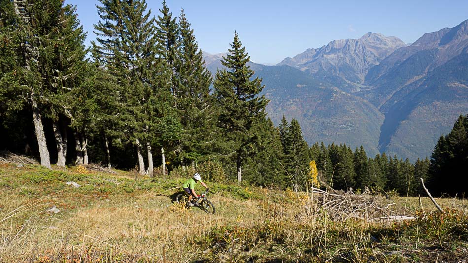 #9 Descente sur Darbellay : pas mal, face aux ardoisières de Cevins Descente sur Darbellay : pas mal, face aux ardoisières de Cevins