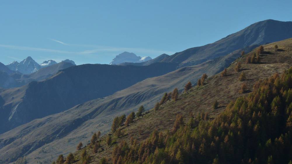 #5 Ecrins : la Barre pointe le bout de sa crete Ecrins : la Barre pointe le bout de sa crete
