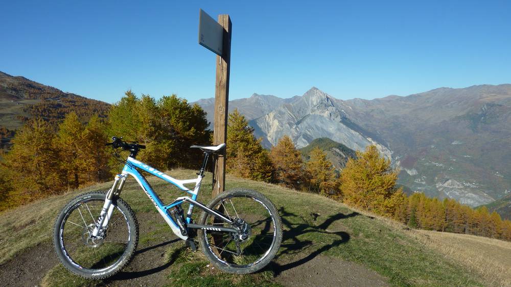 Pain de Sucre : beau point de vue sur la Croix des Tetes