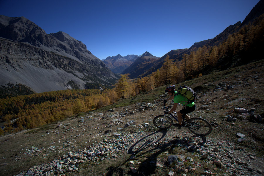#25 Cabane des chamois : la Vallée Etroite est flamboyante Cabane des chamois : la Vallée Etroite est flamboyante