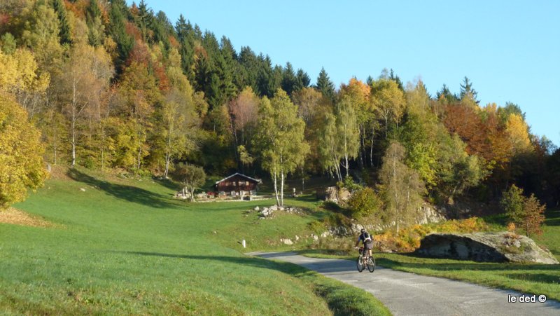 Necuday : 3 ou 4 marmites de fleurs et on pourrait se croire en Valais