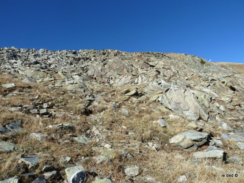 #7 descente sud : juste en dessous du sommet du Bellaccha, c descente sud : juste en dessous du sommet du Bellaccha, c'est un peu le capharnaüm minéral mais ça passe à 90%