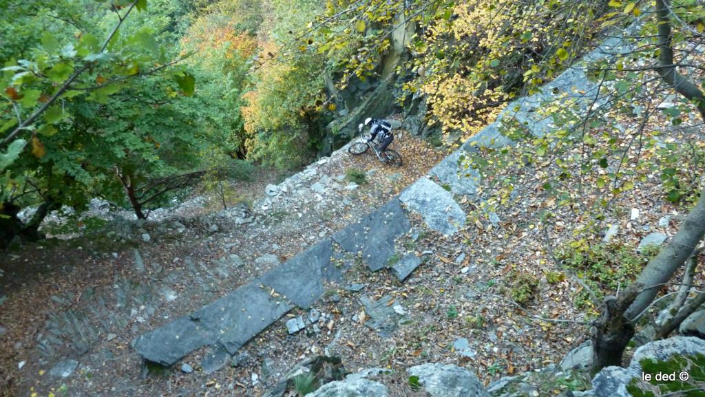 Sentier du Cudray : Itinéraire muletier empierré de toute beauté