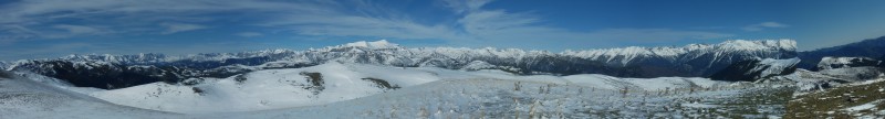 Panorama depuis Cluots : La neige est bien tombée... Vue Est depuis les Cluots.