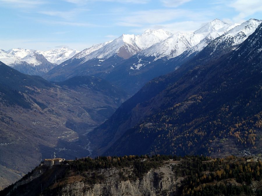 Télégraphe : Un coup d'oeil vers la haute vallée