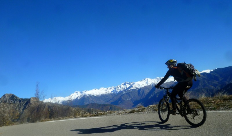 #3 Sur la route : Magnifique paysage qui m Sur la route : Magnifique paysage qui m'accompagne toute la montée!