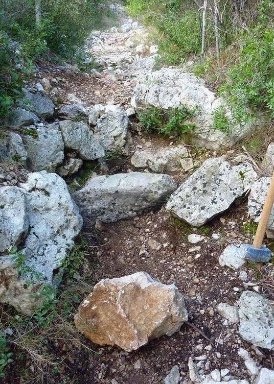 #3 presque avant : Grosse marche à franchir, déjà 2 pavasses amenées sur le chantier presque avant : Grosse marche à franchir, déjà 2 pavasses amenées sur le chantier