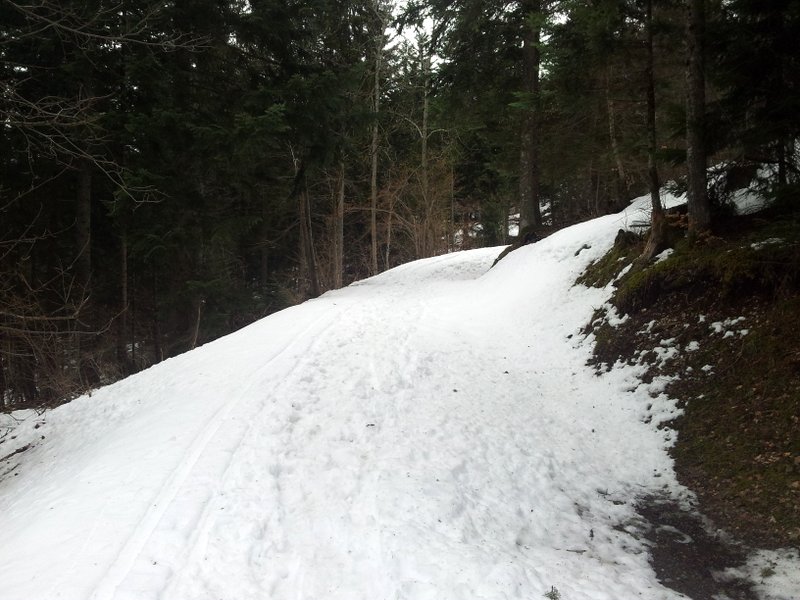 #1 Ils ont volé la route : Mince espoir de rouler, cela se transforme en portage intégral... Il y a eu un paquet de neige cette année! Ils ont volé la route : Mince espoir de rouler, cela se transforme en portage intégral... Il y a eu un paquet de neige cette année!
