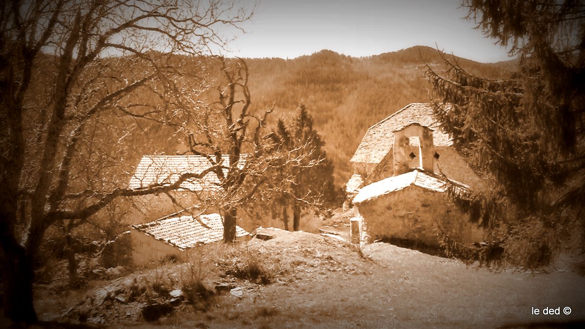#1 Reychas : Hameau entretenu mais déserté pendant la froide période Reychas : Hameau entretenu mais déserté pendant la froide période