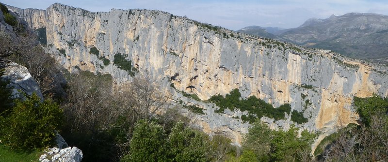 Jolies falaises : Quelle verticalité !