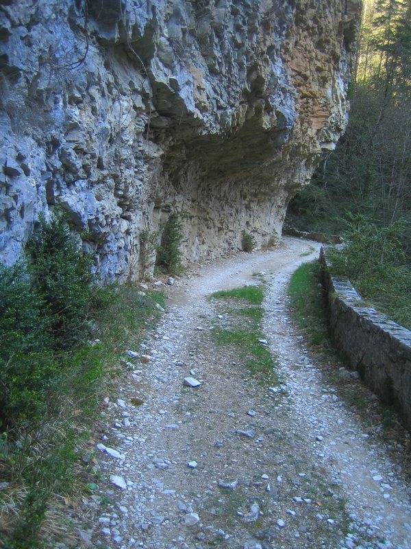 Montée Reychas : A l'ombre au début mais après, le soleil tape bien ;o)