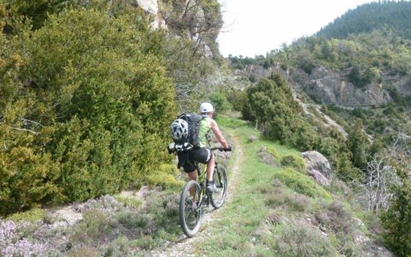 #1 rocher du Trancha : sous le rocher du Trancha rocher du Trancha : sous le rocher du Trancha