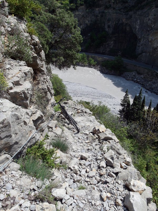 en traversée vers la RN202 : A pied ou en plongeon dans le Var