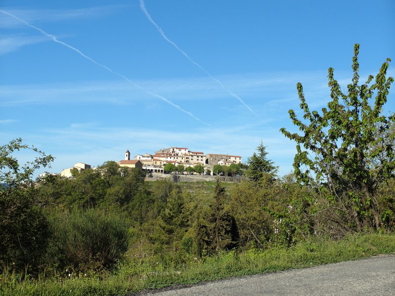 Sur la route : Tourette du Château