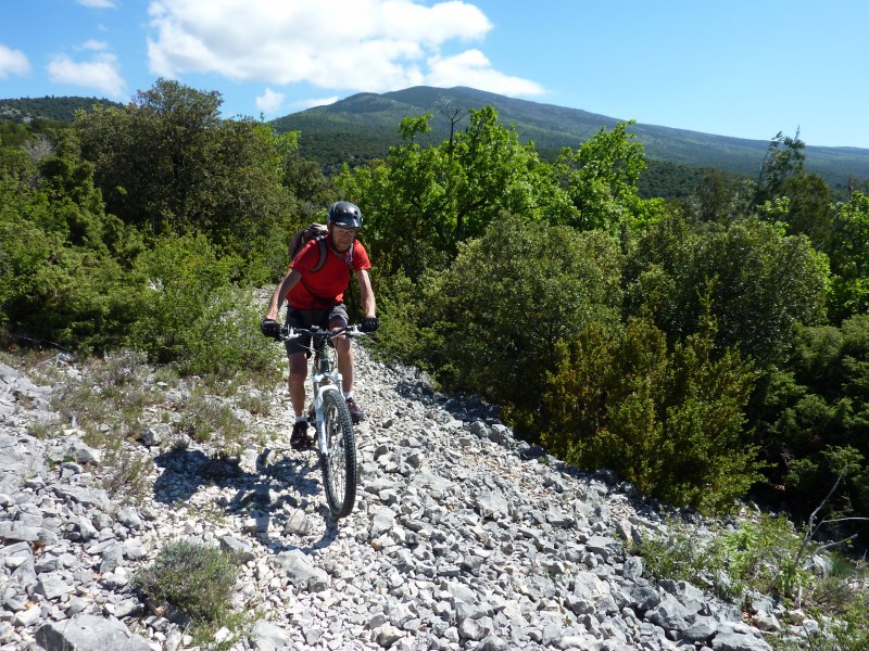 Dans la descente de Fribouquet : Au pays du cailloux