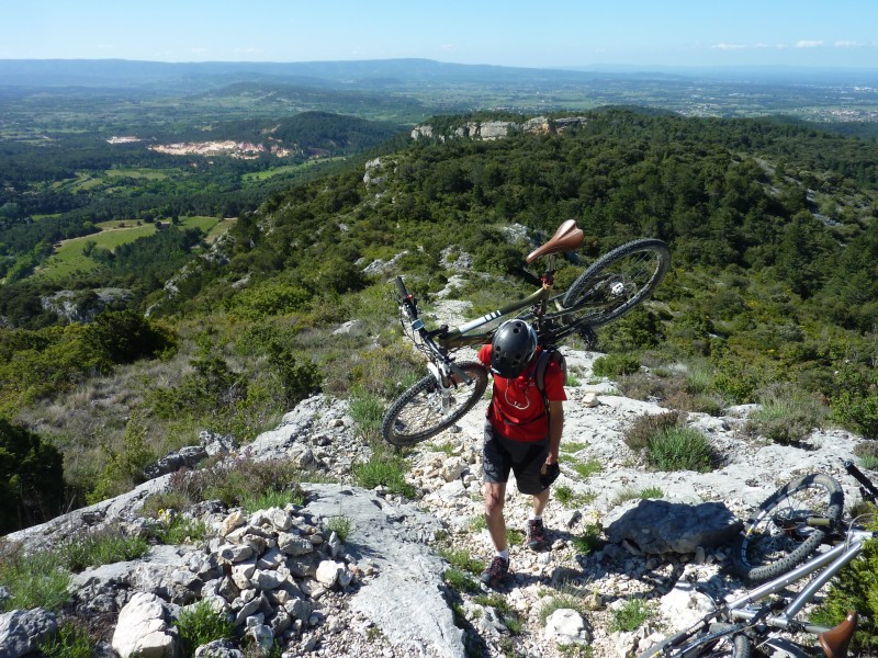 Un peu de portage : pour agrémenter la montée !