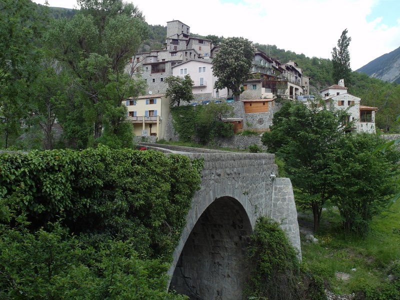 #6 Puget-Rostand : un autre très beau village comme le Sud sait en faire Puget-Rostand : un autre très beau village comme le Sud sait en faire