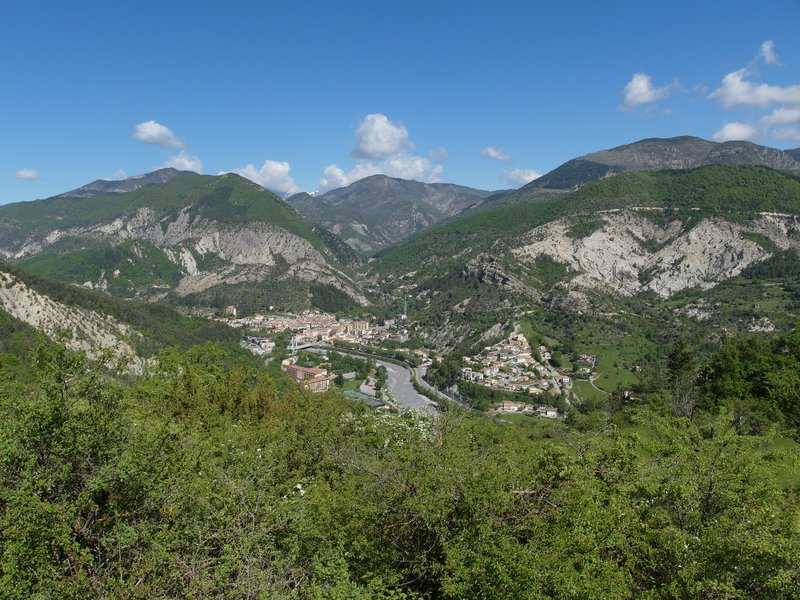 #1 Sur la route .. : Puget-Théniers vu de haut. Sur la route .. : Puget-Théniers vu de haut.