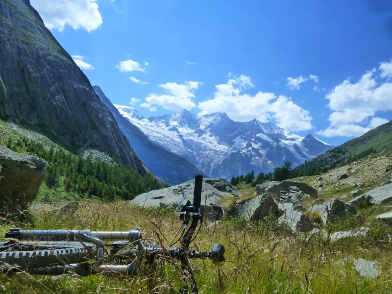 #25 Zwischbergenpass : un petit pause bien méritée à Almagelleralp Zwischbergenpass : un petit pause bien méritée à Almagelleralp